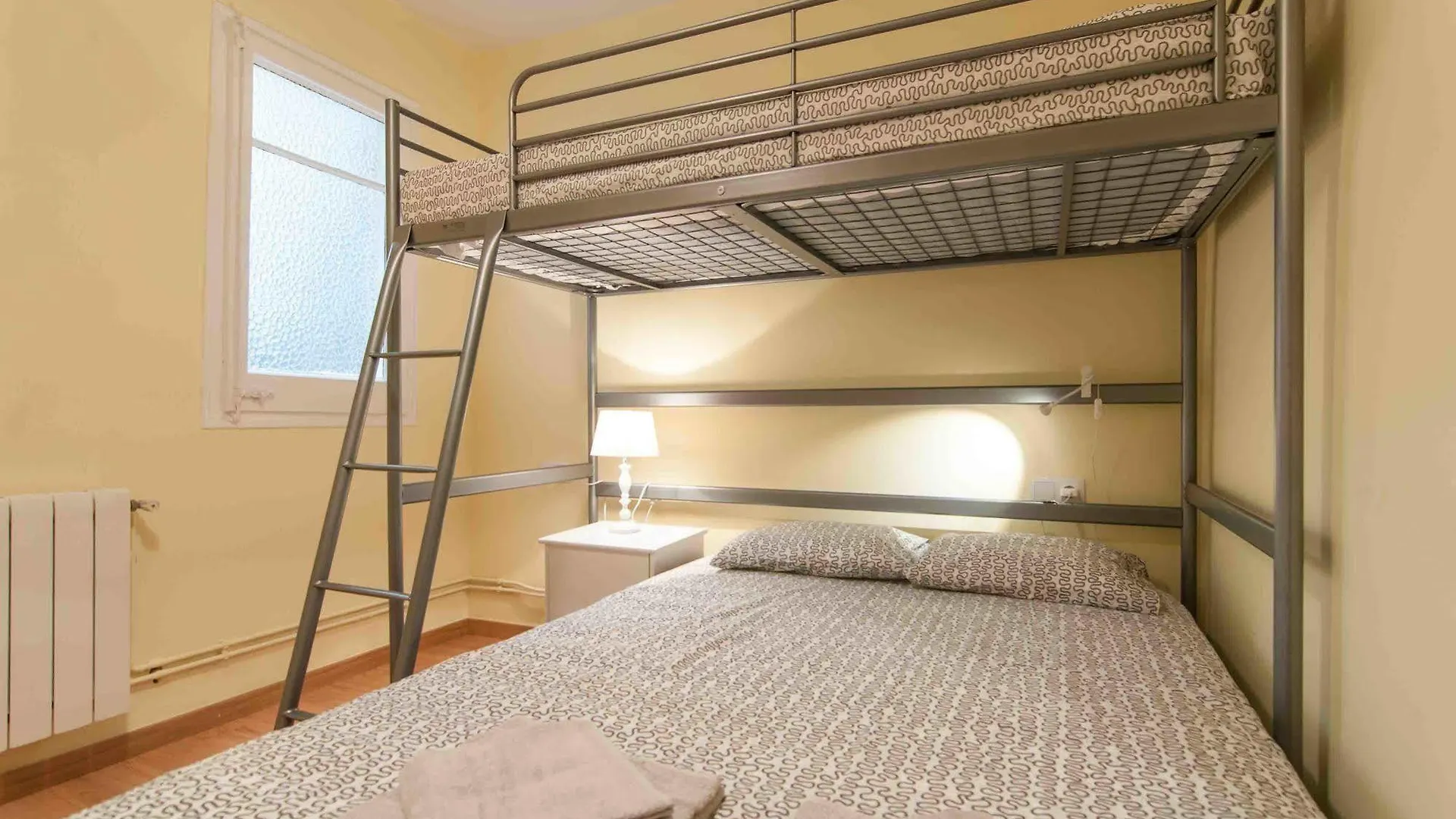 Go Bcn Apartments - Castillejos Barselona İspanya