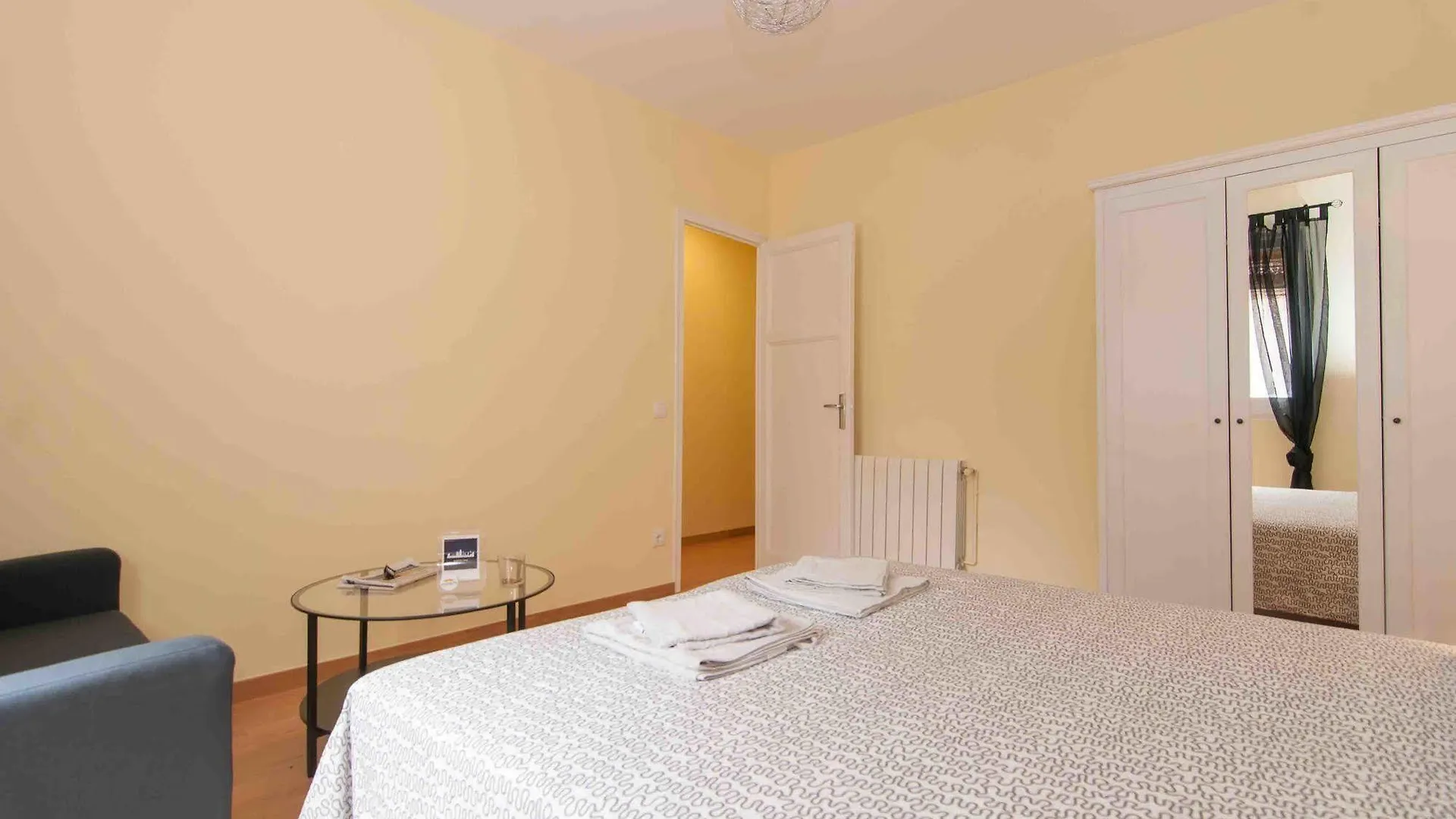 Go Bcn Apartments - Castillejos Barselona İspanya