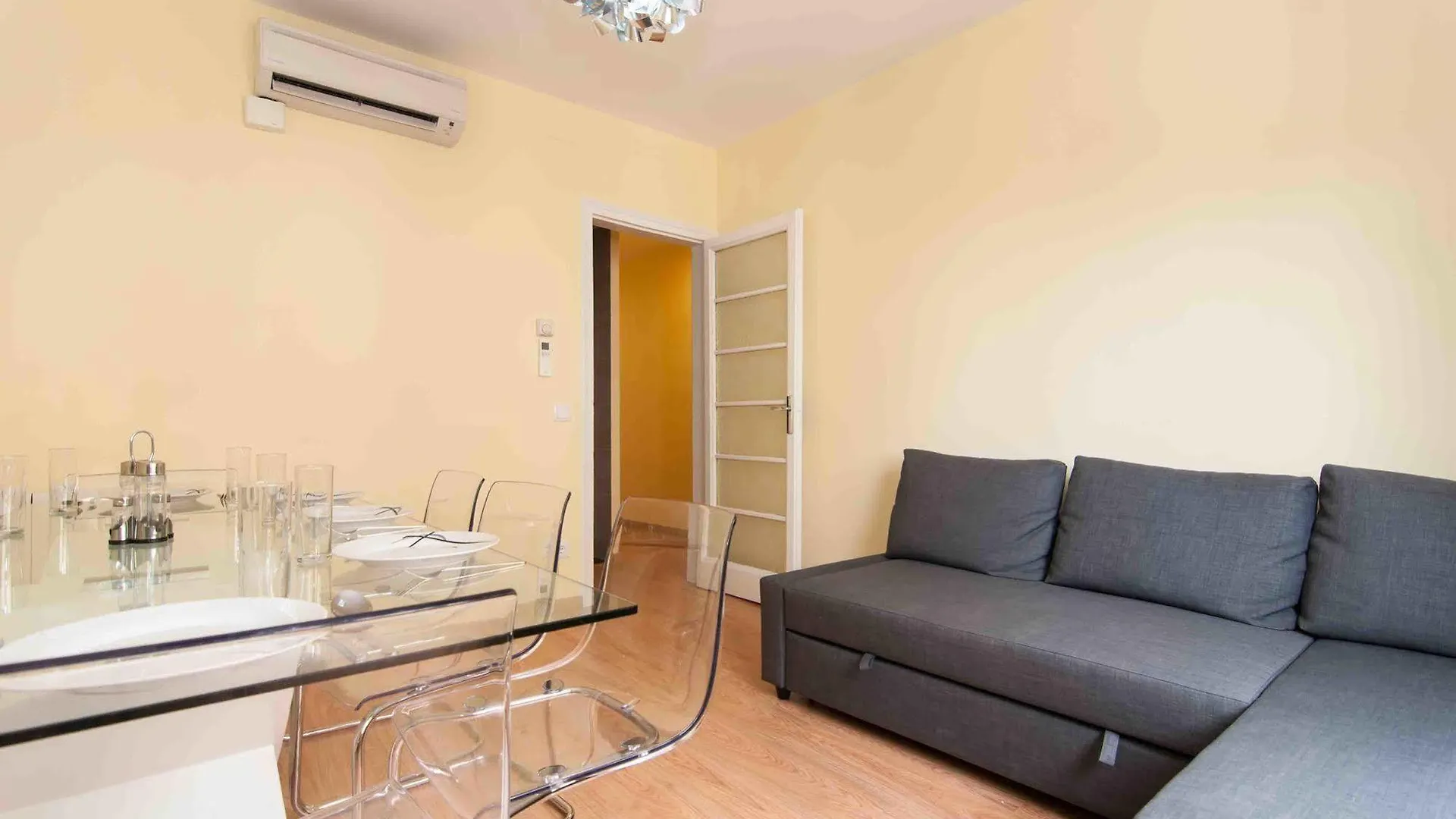 Go Bcn Apartments - Castillejos Barselona
