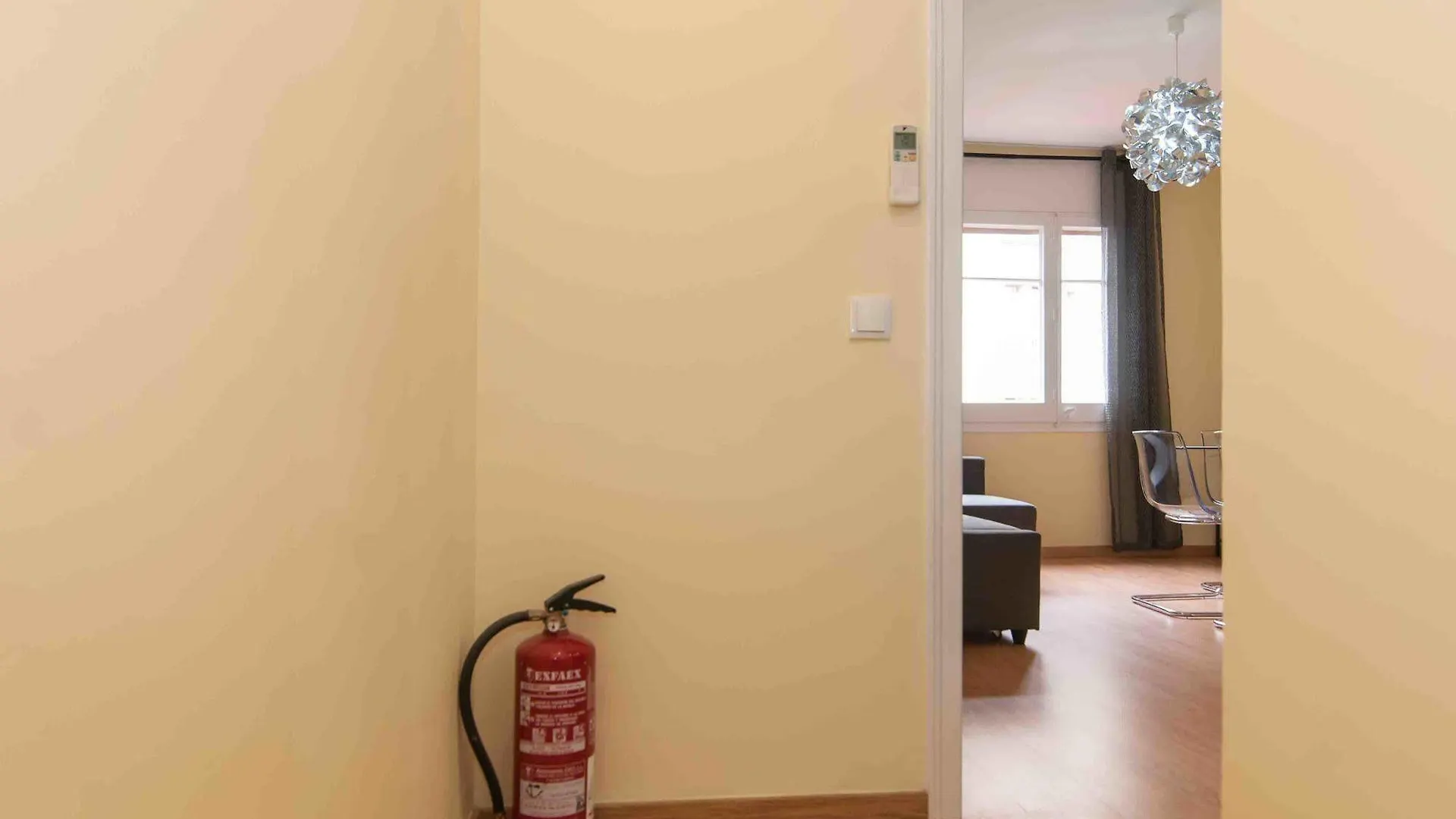 Go Bcn Apartments - Castillejos Barselona