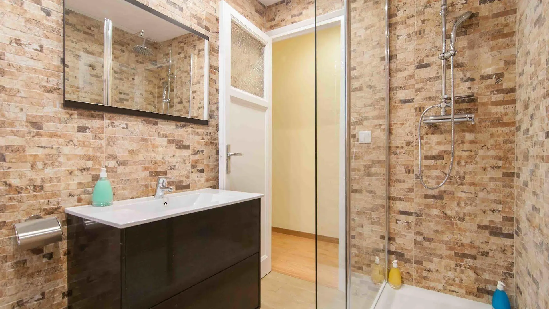 Go Bcn Apartments - Castillejos Barselona